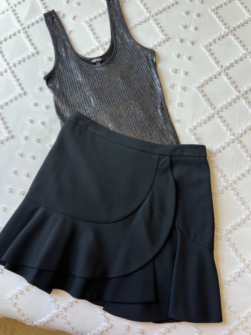 BCBG MAX AZRIA Black Tiered Ruffle Peplum Mini Skirt - Size SMALL